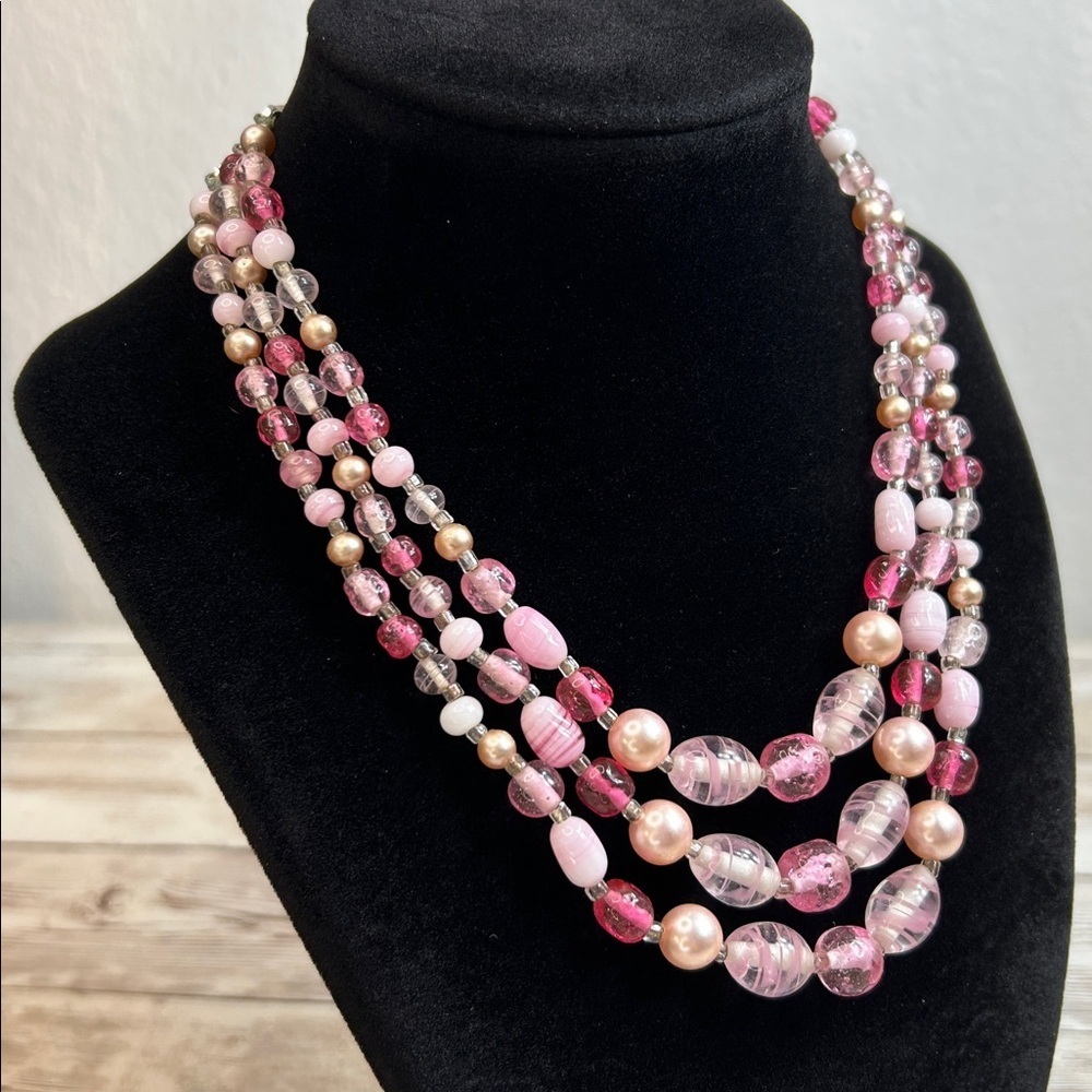 Vintage Japan Pink Glass and Champagne and Pink Faux Pearl Beaded Necklace - Picture 7 of 8